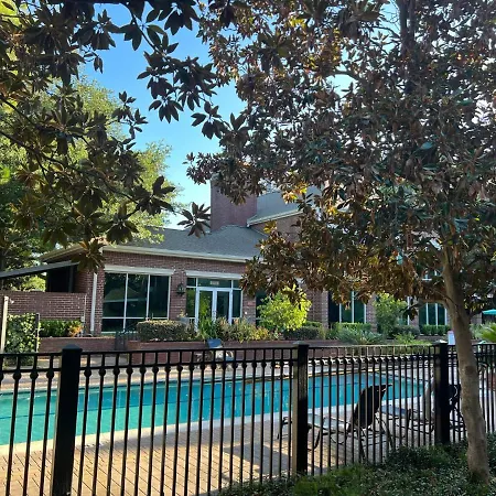Smoke Free Amazing Spacious 2 Beds 2 Baths Modern Living